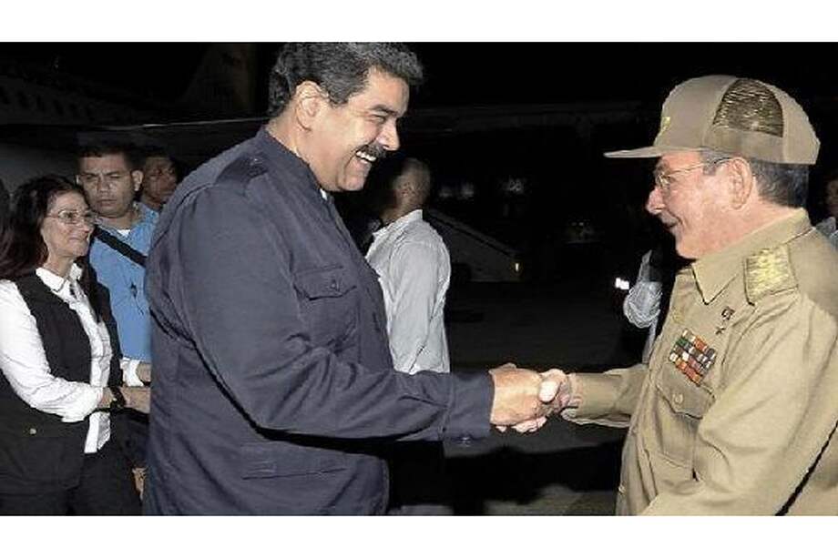 Nicolás Maduro y Raúl Castro el pasado 21 de septiembre en La Habana, Cuba. / AFP