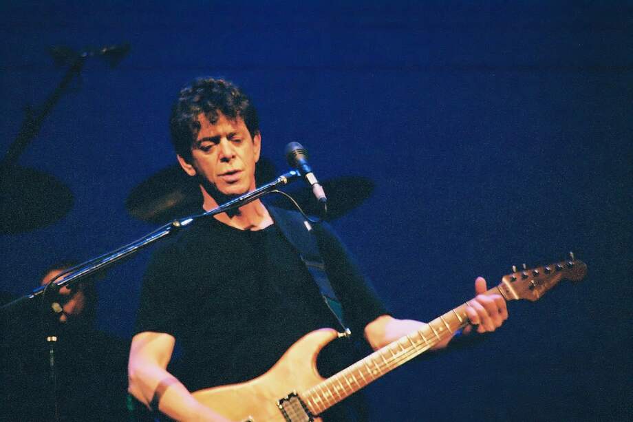 Imagen del músico, compositor y poeta Lou Reed tocando en 2006 / Cortesía