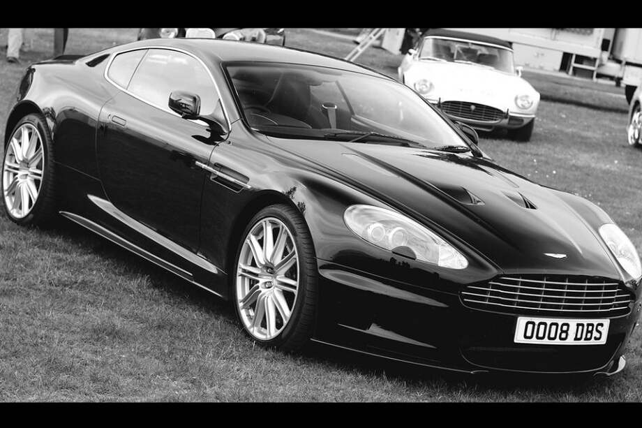 Así es el Aston Martin DB5 que condujo James Bond en películas como ‘Casino Royale’ o ‘Quantum of Solace’.