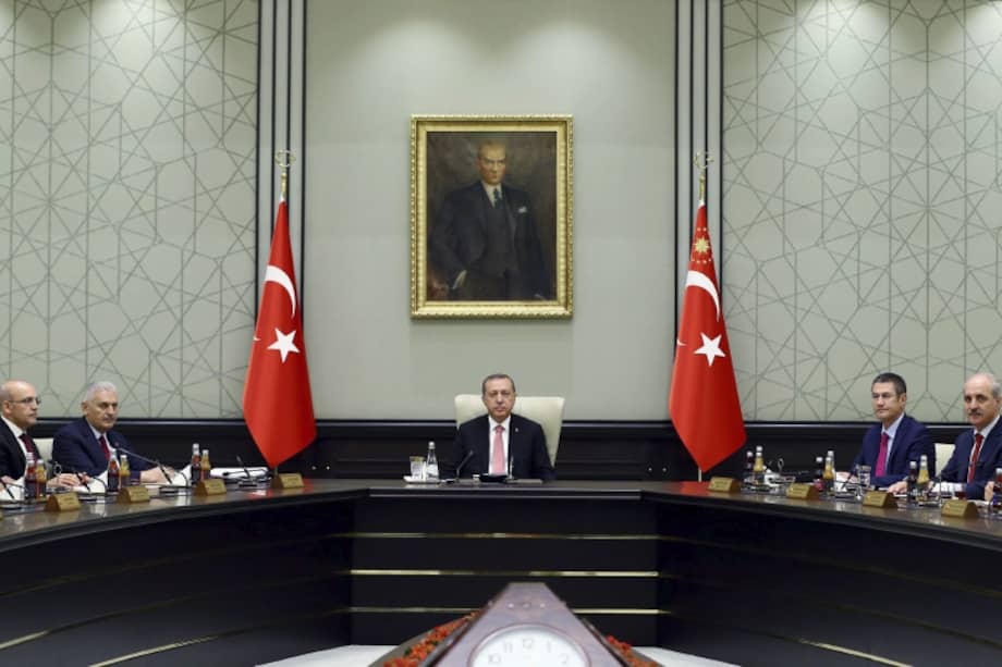 El presidente de Turquía, Recep Tayyip Erdogan, durante una reunión con su gabinete de en Ankara. /EFE