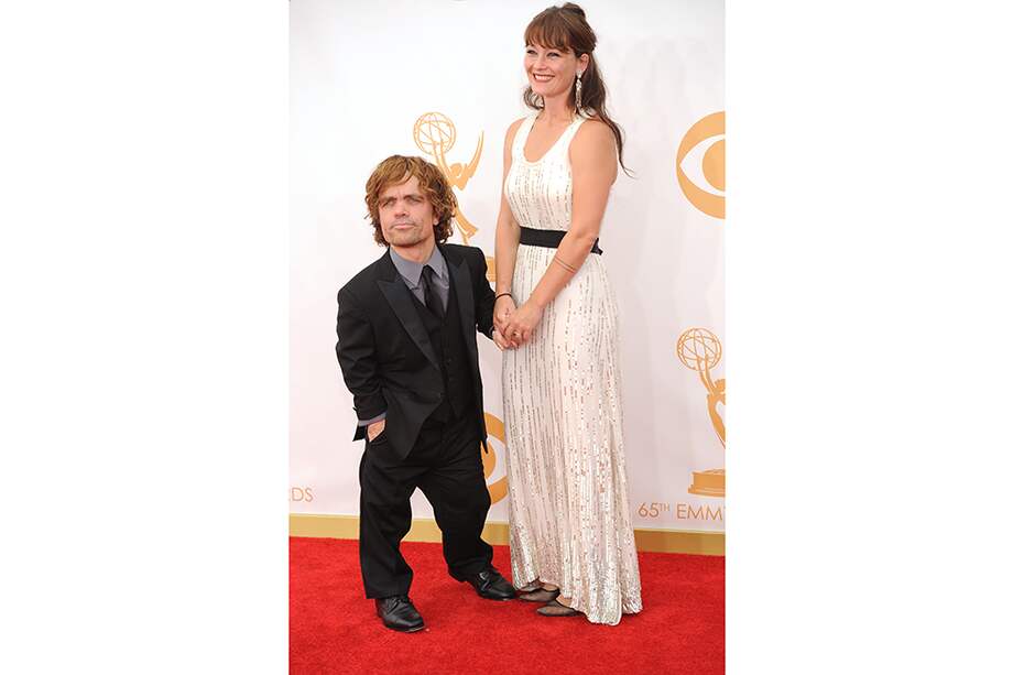 Peter Dinklage y su esposa Erica Schmidt en 2013. / AFP