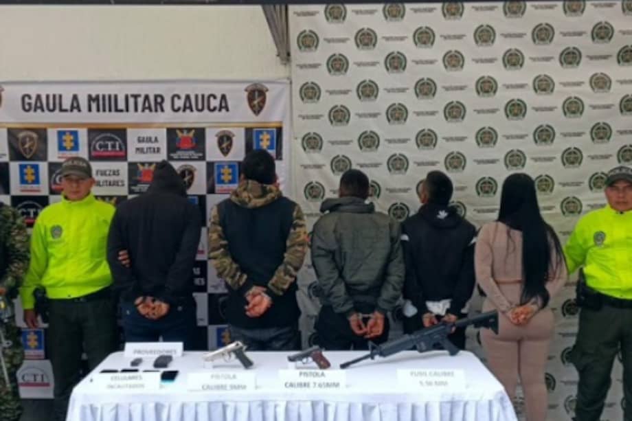 Capturados y objetos incautados en Popayán por presuntos robos de vehículos en la vía Panamericana.