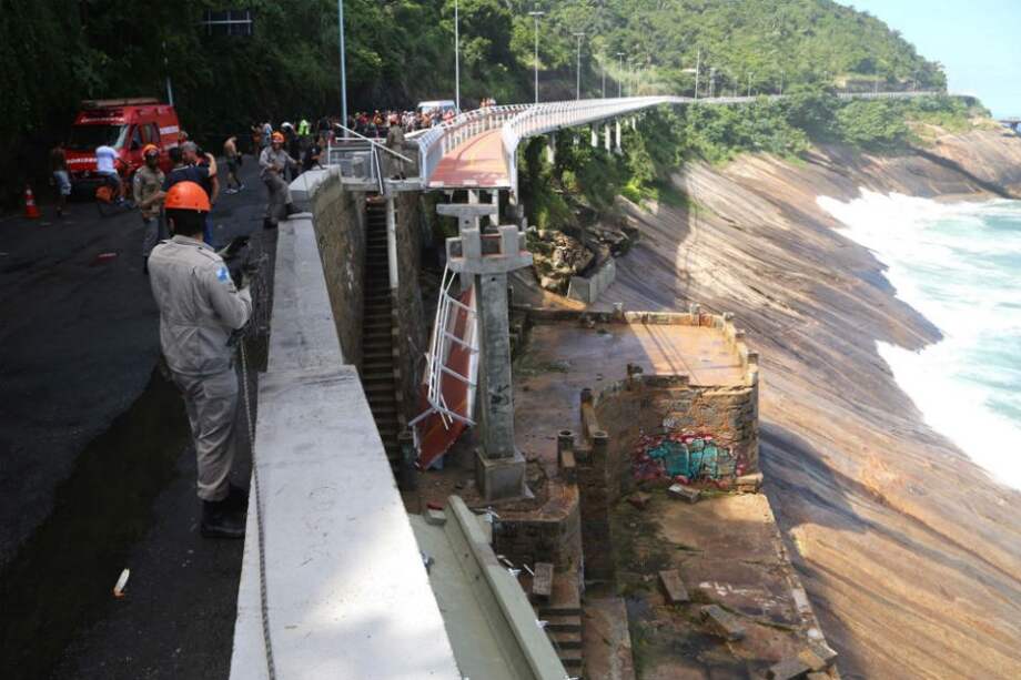 El desplome de parte de la pista tan sólo tres meses después de su inauguración. Foto: EFE