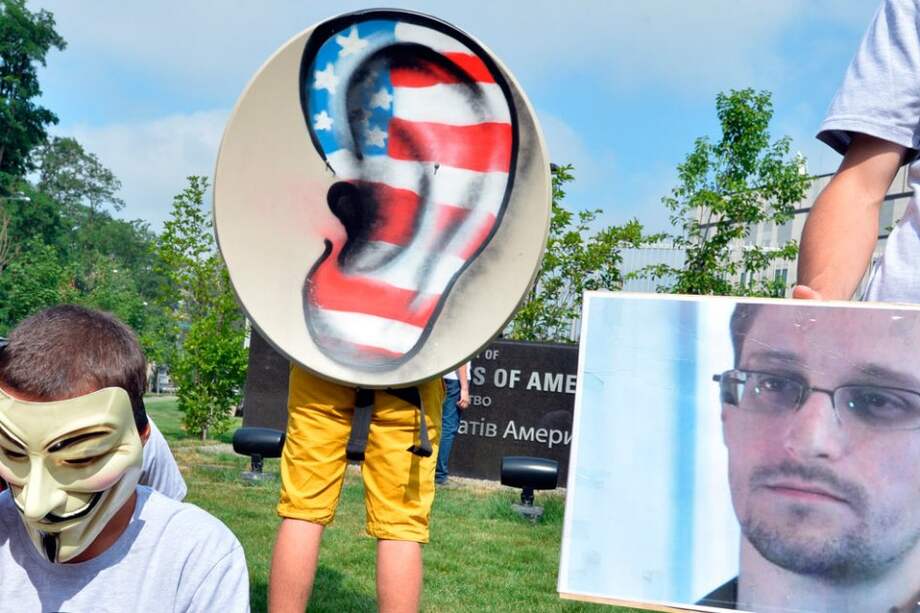 Snowden pidió a sus abogados meter los celulares a la nevera