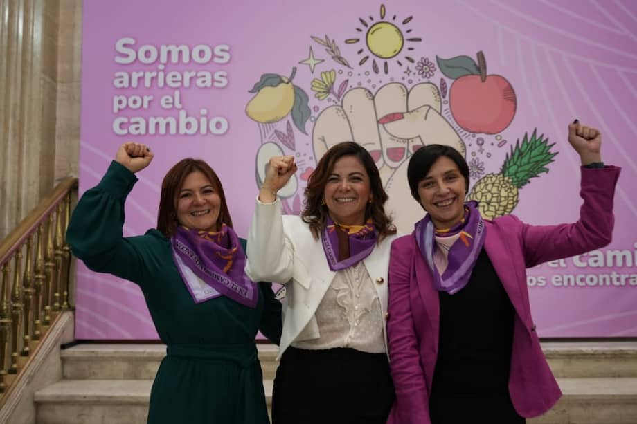 Aura María Duarte, Martha Carvajalino y Jhenifer Mojica.