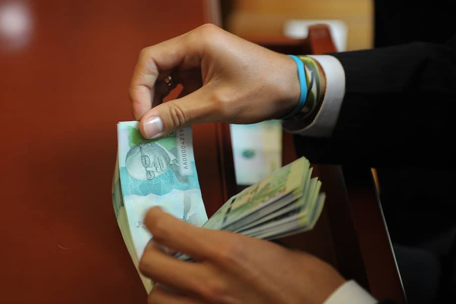 Cuando las dos posturas sobre el salario mínimo parecen habitar mundos distintos, no es posible una conversación.