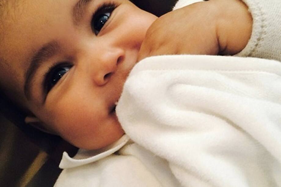 Kim Kardashian comparte una nueva foto de su hija