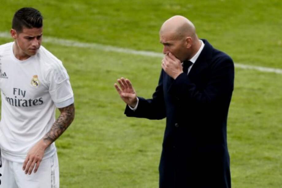Zidane reitera que James se quedará en Real Madrid