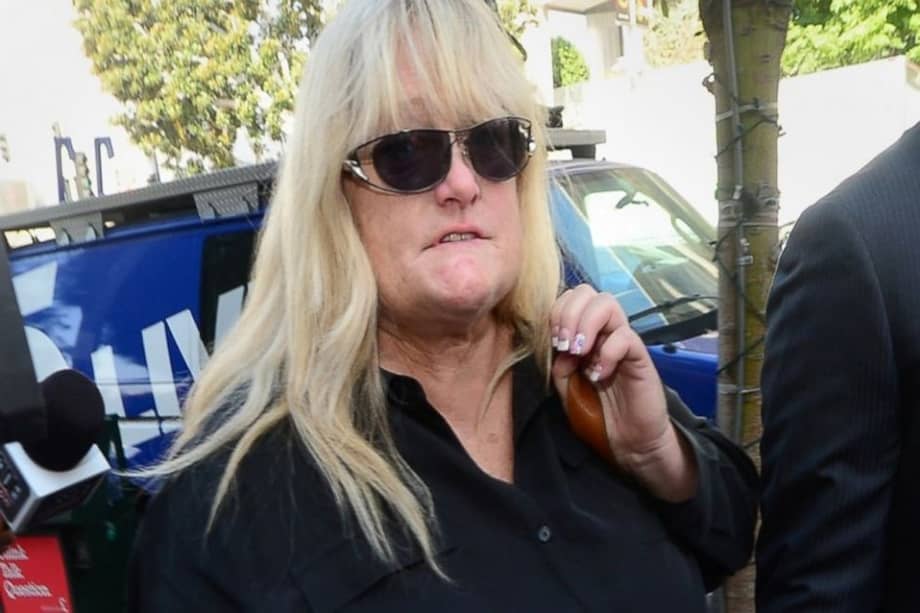 Exesposa de Michael Jackson se casará con productor de porno gay