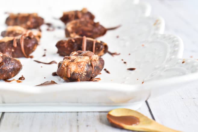 Dátiles rellenos con mantequilla de almendras y chocolate | EL ESPECTADOR