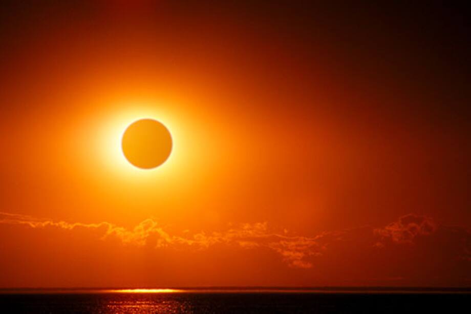 Este 29 de abril hay eclipse solar ¿es tan especial como la luna roja?