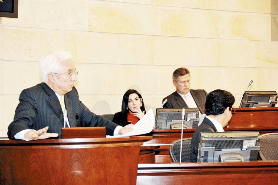 Jorge Enrique Robledo, senador del Polo Democrático, ya anunció un debate sobre la crisis del sector agrario del país. / Prensa Senado