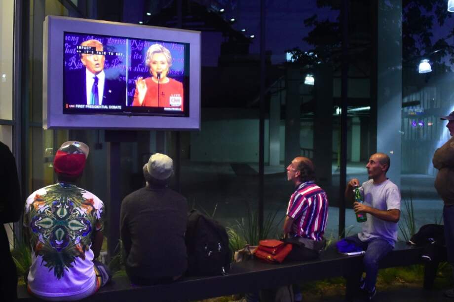 Trump simplemente canaliza la frustración de muchos estadounidenses que han perdido sus empleos. Ese discurso emociona y despierta rabia, que es lo que le ha permitido seguir vigente. / AFP / FREDERIC J BROWN