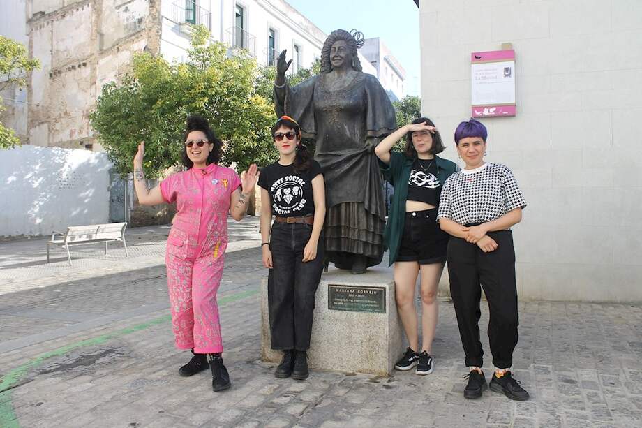 Lea Cáceres, Paula Cometa, Sibila Sotomayor y Dafne Valdés, conforman el colectivo chileno de Las Tesis.