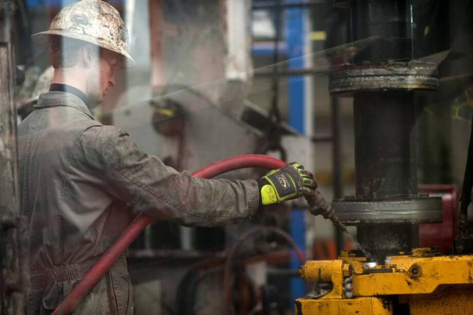 Las reservas petroleras superaron el consumo por 800.000 barriles diarios. / Bloomberg News