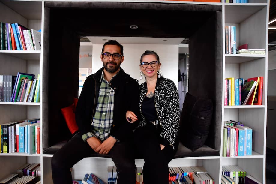 Juan Camilo Rincón y Natalia Consuegra se han dedicado al periodismo cultural y a la investigación. Ambos colaboran para medios nacionales e internacionales.