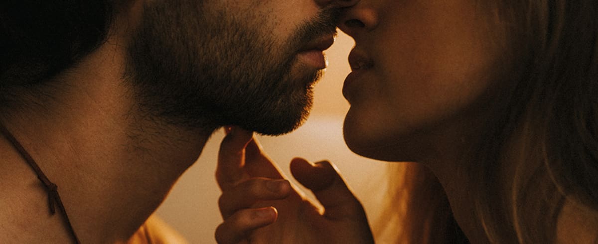 Estos 3 signos del zodiaco podrían necesitar clases de aprender a besar