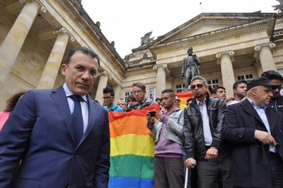 Roy Barreras aclara que no respalda matrimonio ni adopción por parte de homosexuales