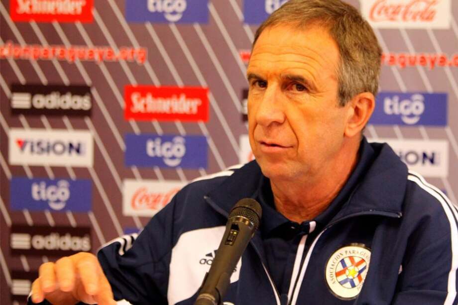El director técnico de la selección paraguaya de fútbol, el uruguayo Gerardo Pelusso / EFE