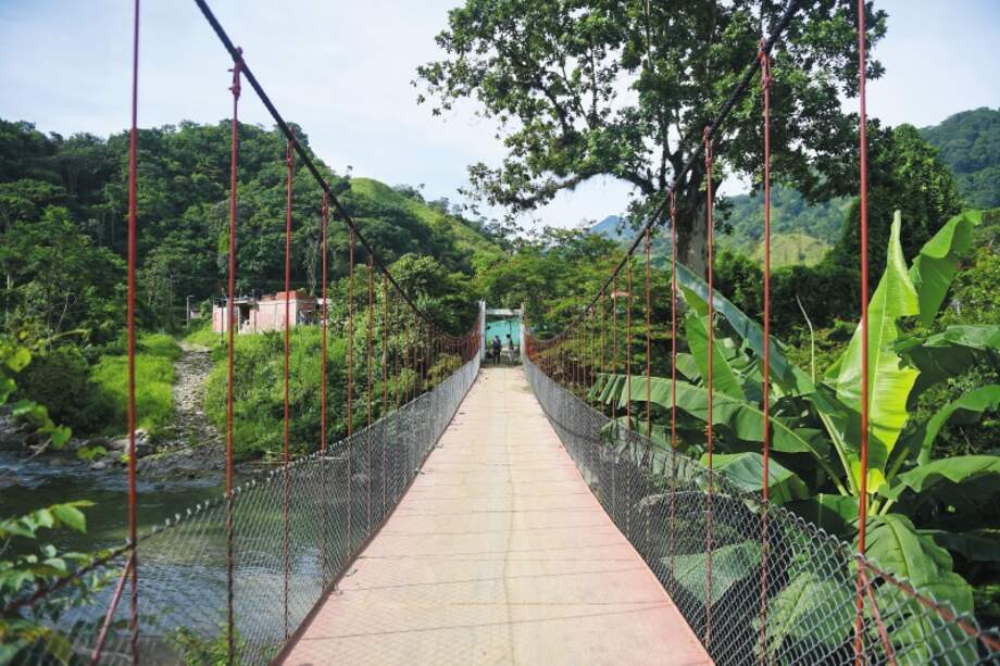 Imagen de referencia. Las fuertes lluvias han ocasionado el colapso de las vías, deslizamientos y represamiento de las aguas en Sardinata.
