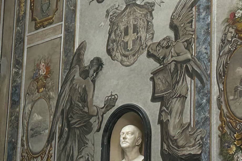 La aparición del rostro de Meloni hizo parte de una restauración de las decoraciones de la iglesia.