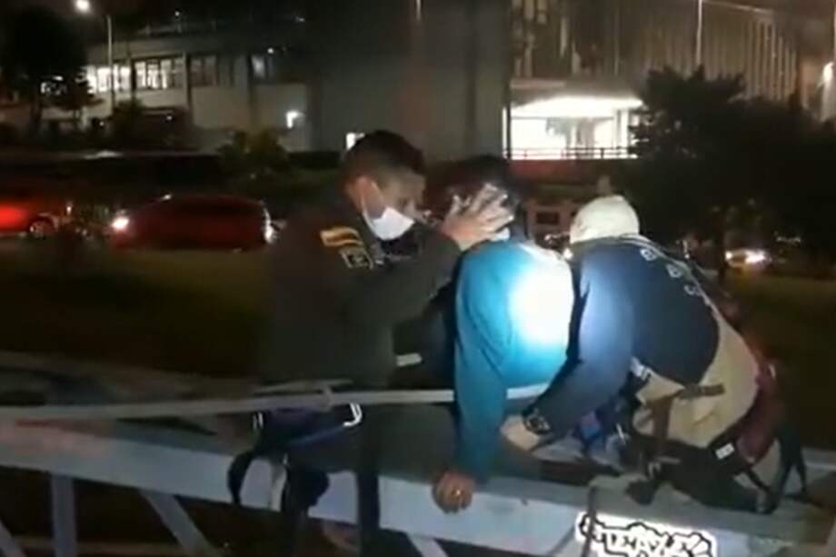 El patrullero Artur Salas trabaja en el CAI San Diego.