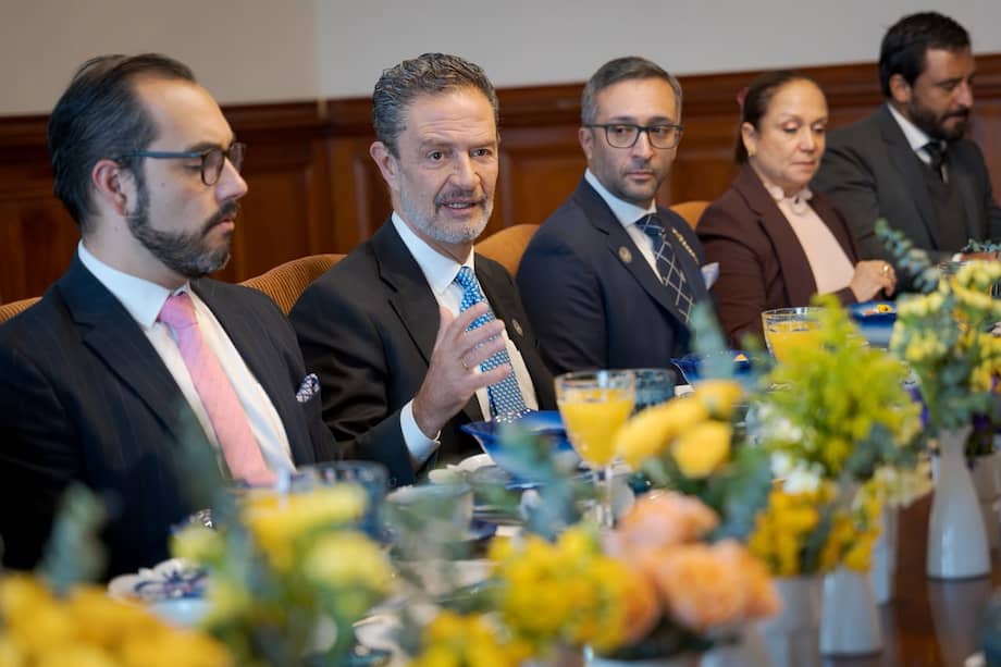 Omar Bula y Comisión Segunda de Senado.