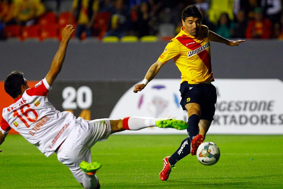 Morelia venció 2-1 a Santa Fe, pero la serie sigue abierta