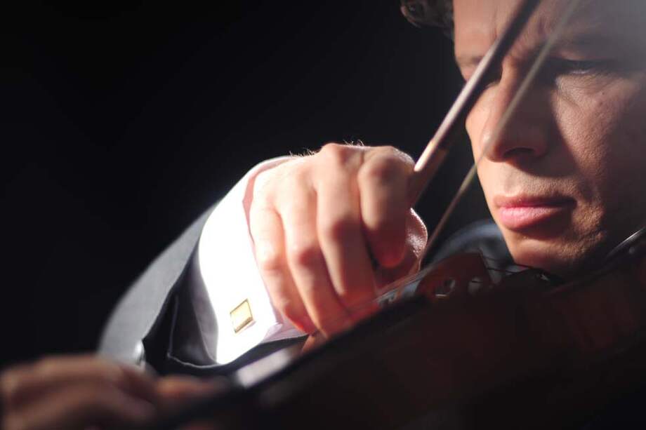 El colombiano Rubén Darío Reina es violinista de la Orquesta de RTVE desde hace casi once años. / Archivo particular