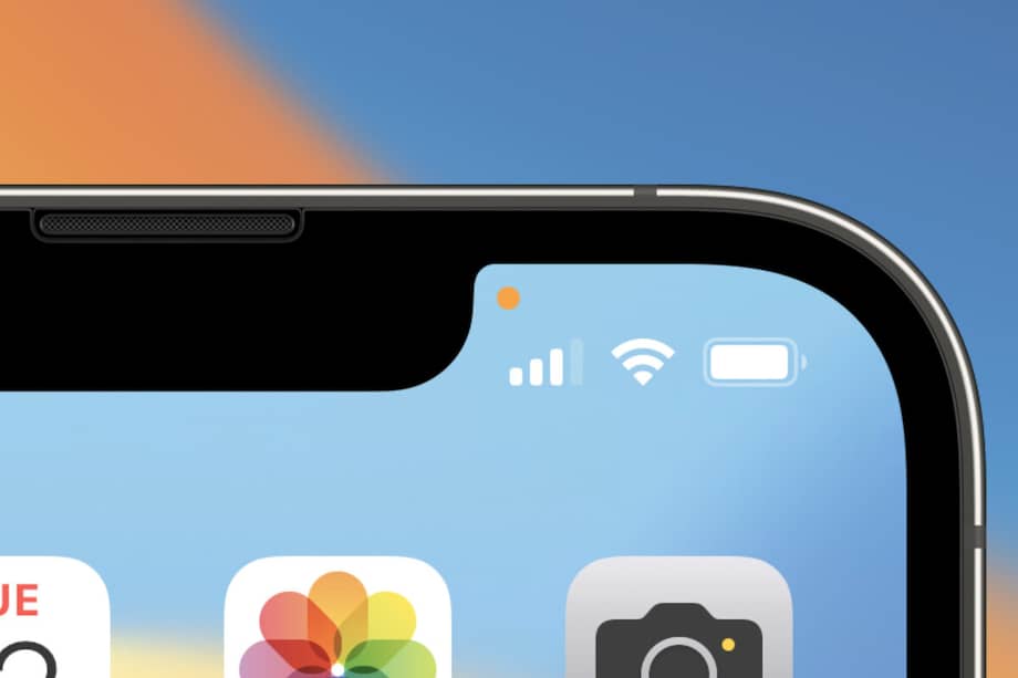 Punto naranja en la esquina superior derecha en la pantalla de un iPhone.