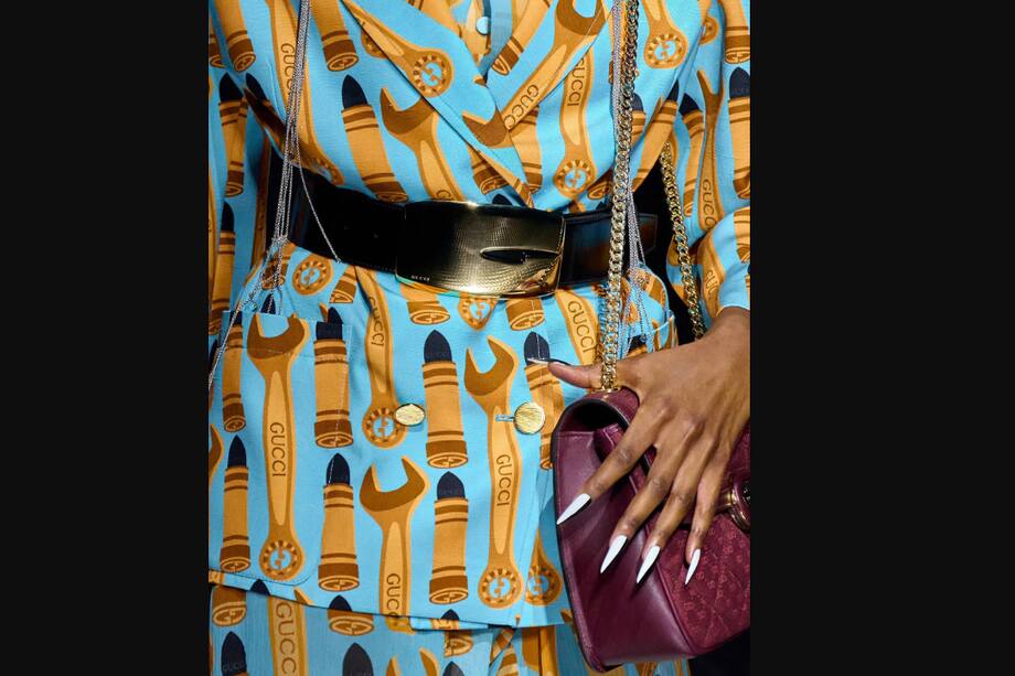 Estas uñas blanco y negro fueron todo un espectáculo en el desfile de Gucci Primavera Verano 2023
