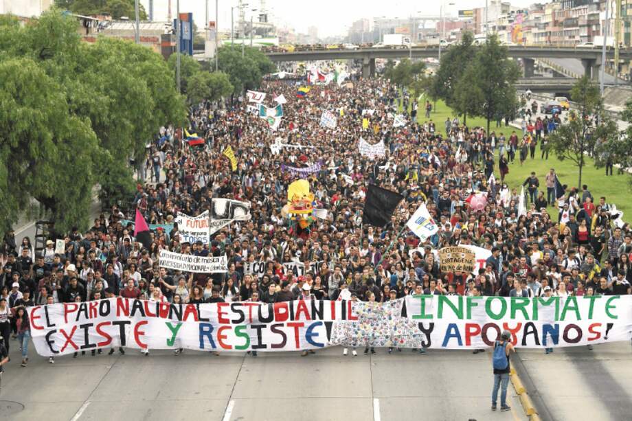 Los estudiantes llegaron a un acuerdo con el Gobierno tras dos meses de paro nacional. / Gustavo Torrijos - El Espectador