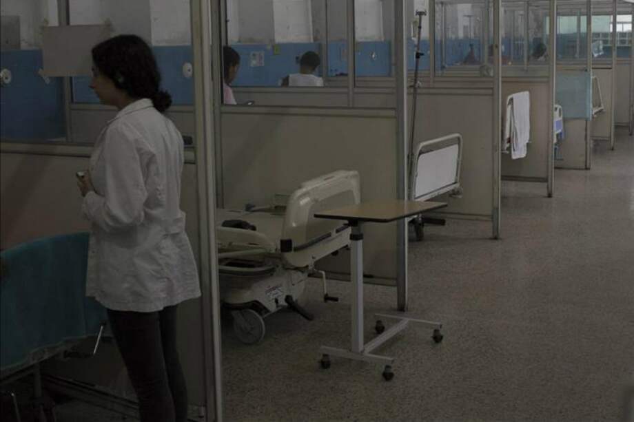 El diputado venezolano Winston Flores subrayó que la negligencia del sistema de salud de su país impide que los pacientes renales puedan recibir el respectivo tratamiento de diálisis tres veces a la semana. / Agencia Anadolu