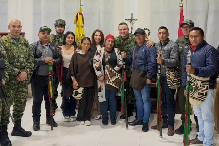 La senadora Aida Quilcué y los integrantes de su esquema de seguridad fueron trasladados a Popayán después de su secuestro y liberación en Cauca.