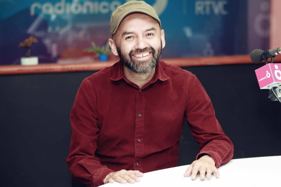 Álvaro González Villamarín es músico, realizador radiofónico, escritor y exdirector de Radiónica.