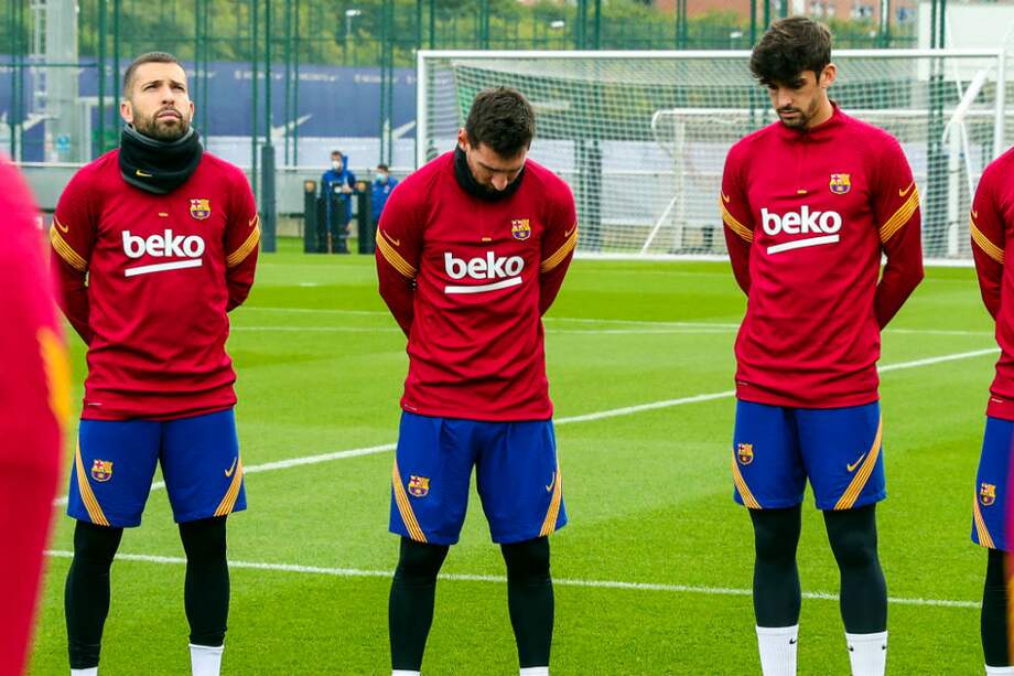 El argentino y sus compañeros del cuadro blaugrana bastante conmovidos.