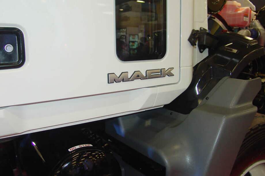 Mack metió en la pelea su nuevo 'peso pesado': la Visión Mdrive