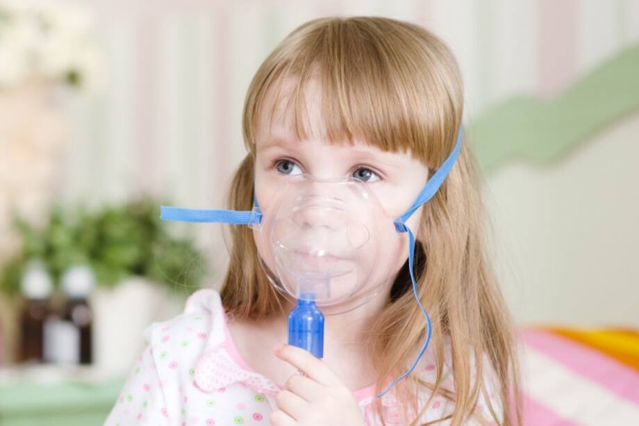 Niña con asma