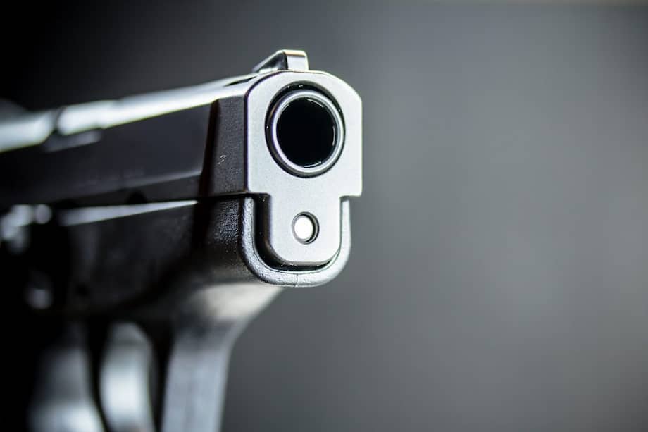 La defensa declaró a Blu Radio que, "el médico disparó las nueve balas de la pistola". / Getty Images