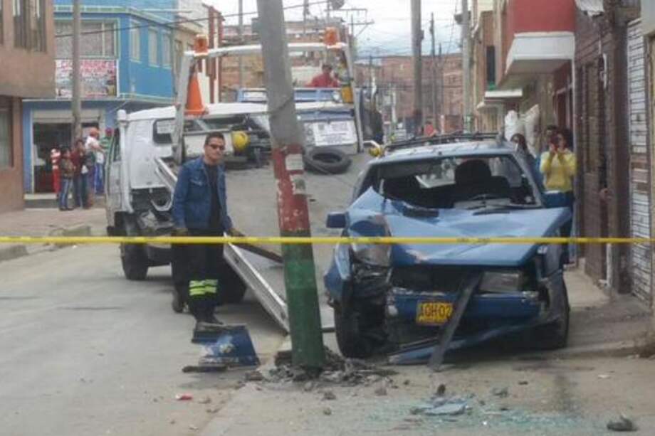 Así quedó el vehículo tras el accidente. /Tomada de Twitter @RedMasNoticias