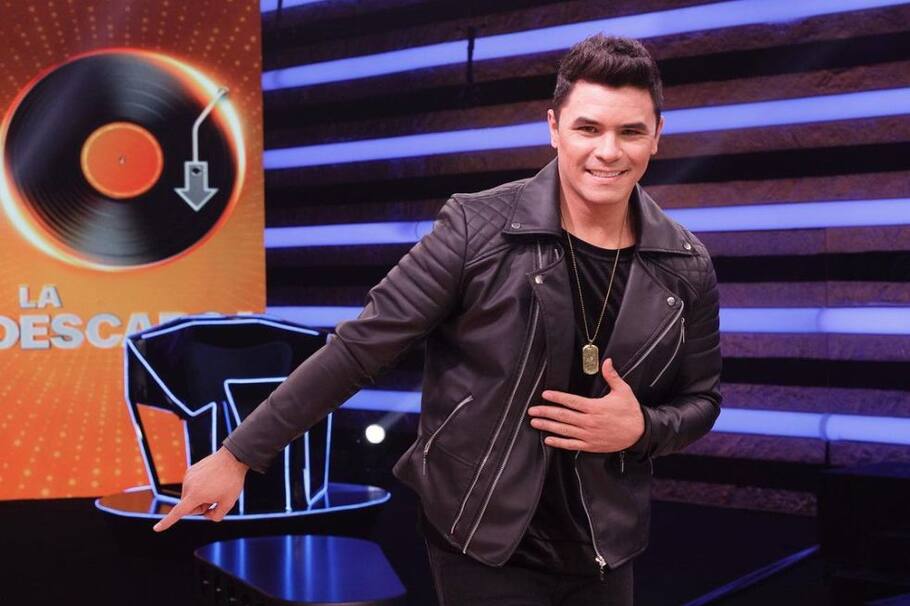 Santiago Cruz despidió a Cristian Better de su equipo y de la competencia de 'La Descarga, el templo de la música'. El participante no pudo evitar las lágrimas.