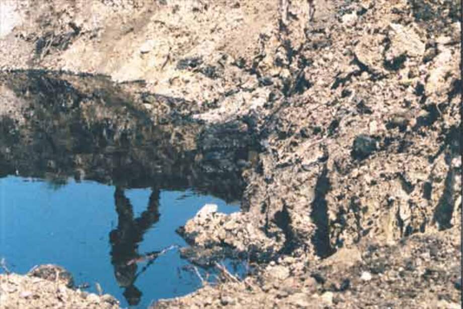 Foto de archivo de atentado al oleoducto Caño Limón Coveñas