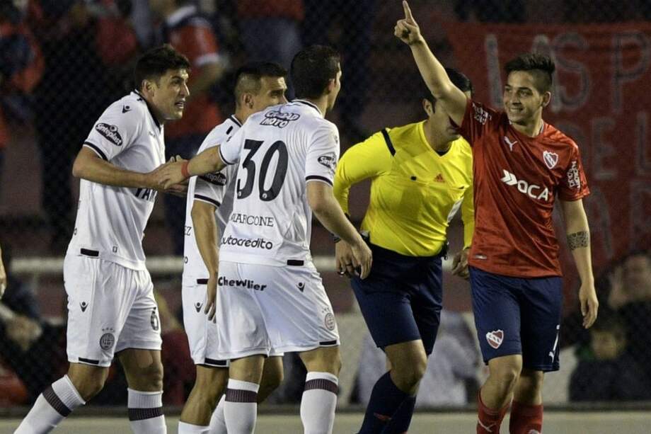 Martín Benítez fue el autor del único gol del encuentro. / AFP