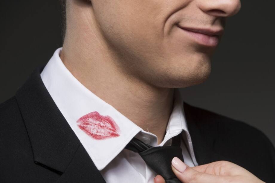 Ocho cosas que los hombres infieles le dicen a sus parejas