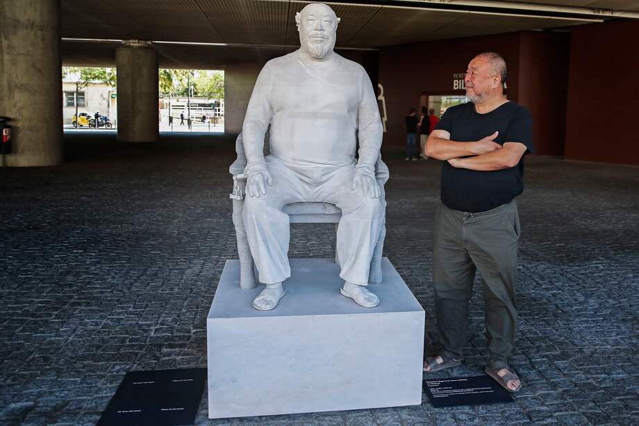 El artista chino ha criticado abiertamente el régimen de su país y ha sido detenido por ello. EFE/EPA/ANTONIO COTRIM