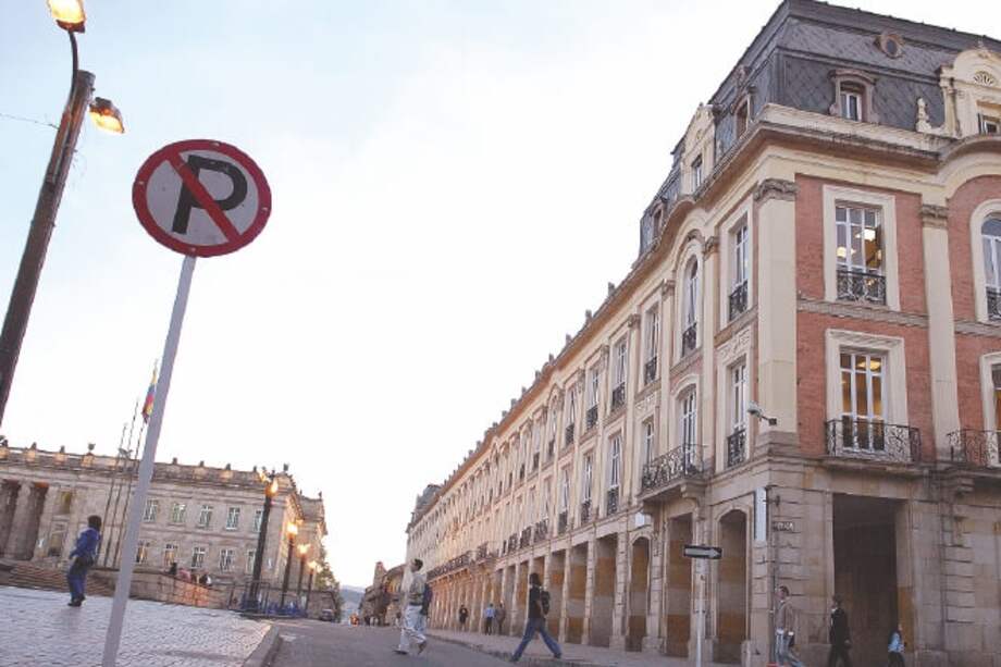 Distrito y sindicato logran acuerdo para mejorar condiciones laborales