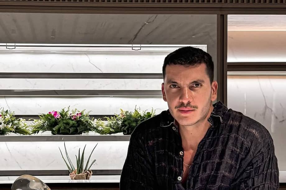 Carlos Julián Caicedo Cano, pareja del presidente de Ecopetrol, Ricardo Roa, es administrador de negocios internacionales.