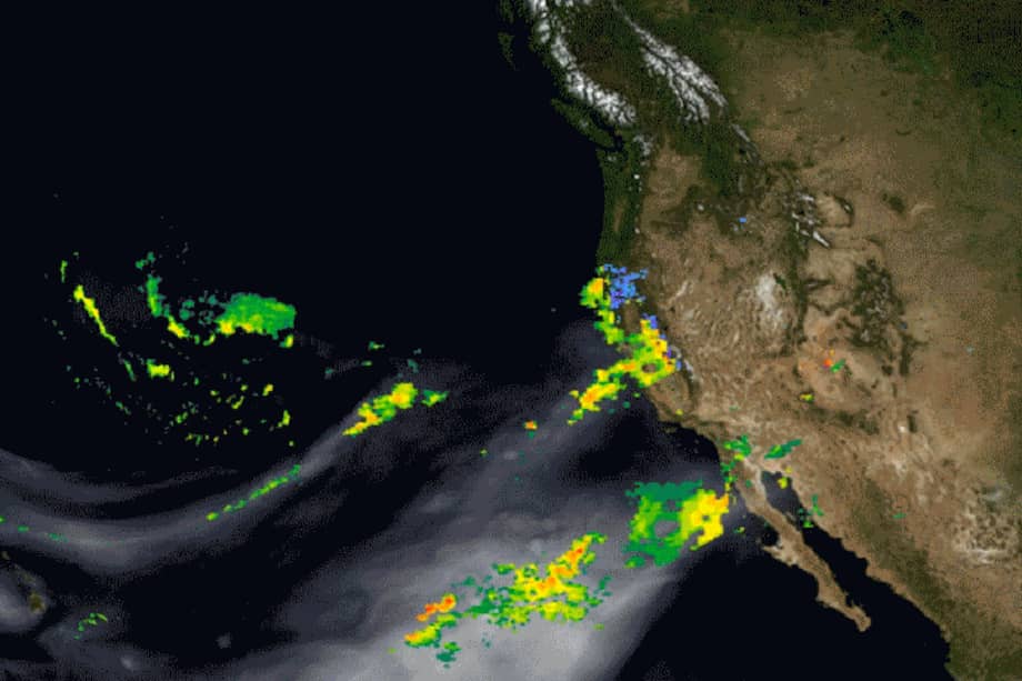 Los ríos atmosféricos cargan vapor de agua desde los océanos latitudinales hasta las áreas polares de la Tierra. / NASA