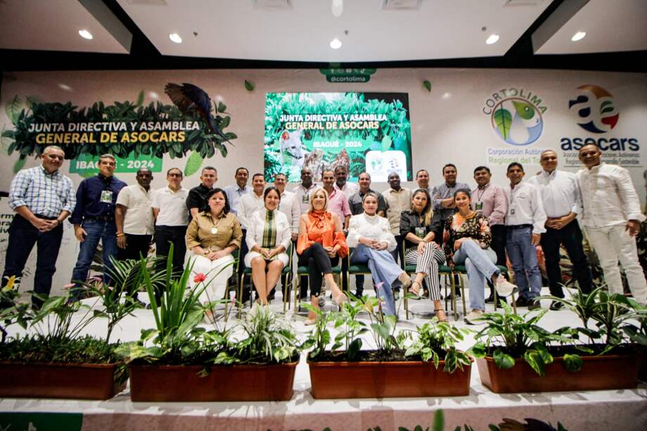 La funcionaria expresó su total compromiso para defender con altura los intereses de las 33 corporaciones que integran Asocars.