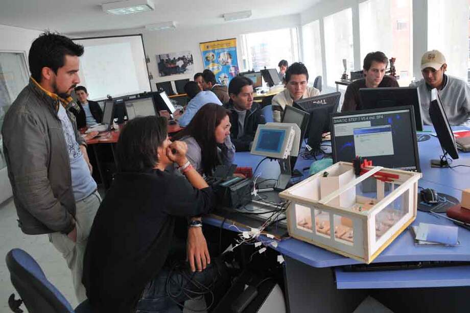 El Comité 20/20 para el Desarrollo de la Educación trabajará para que los egresados de programas técnicos y tecnológicos reciban mejores salarios. / Archivo - El Espectador